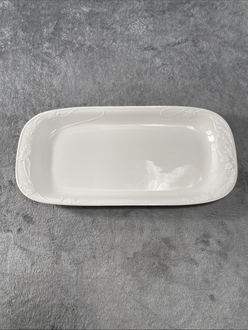 Pfaltzgraff Richmond Park White Embossed Floral Serving Platter oblong